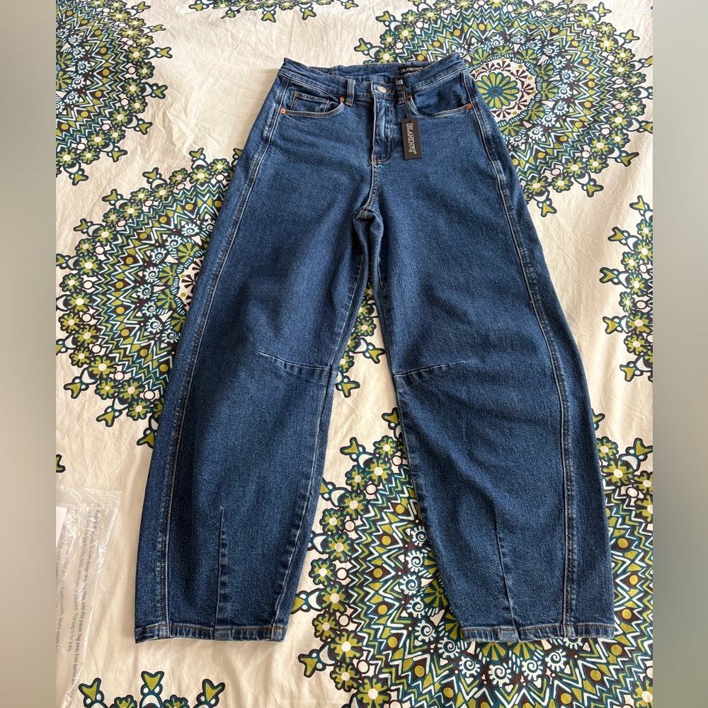 BLANKNYC
Deep Down Jeans - Picture 7 of 10